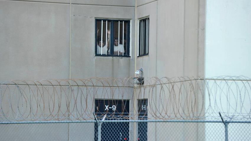 Pengacara: Tahanan Muslim Fasilitas ICE Di Florida Dipaksa Untuk Makan Babi